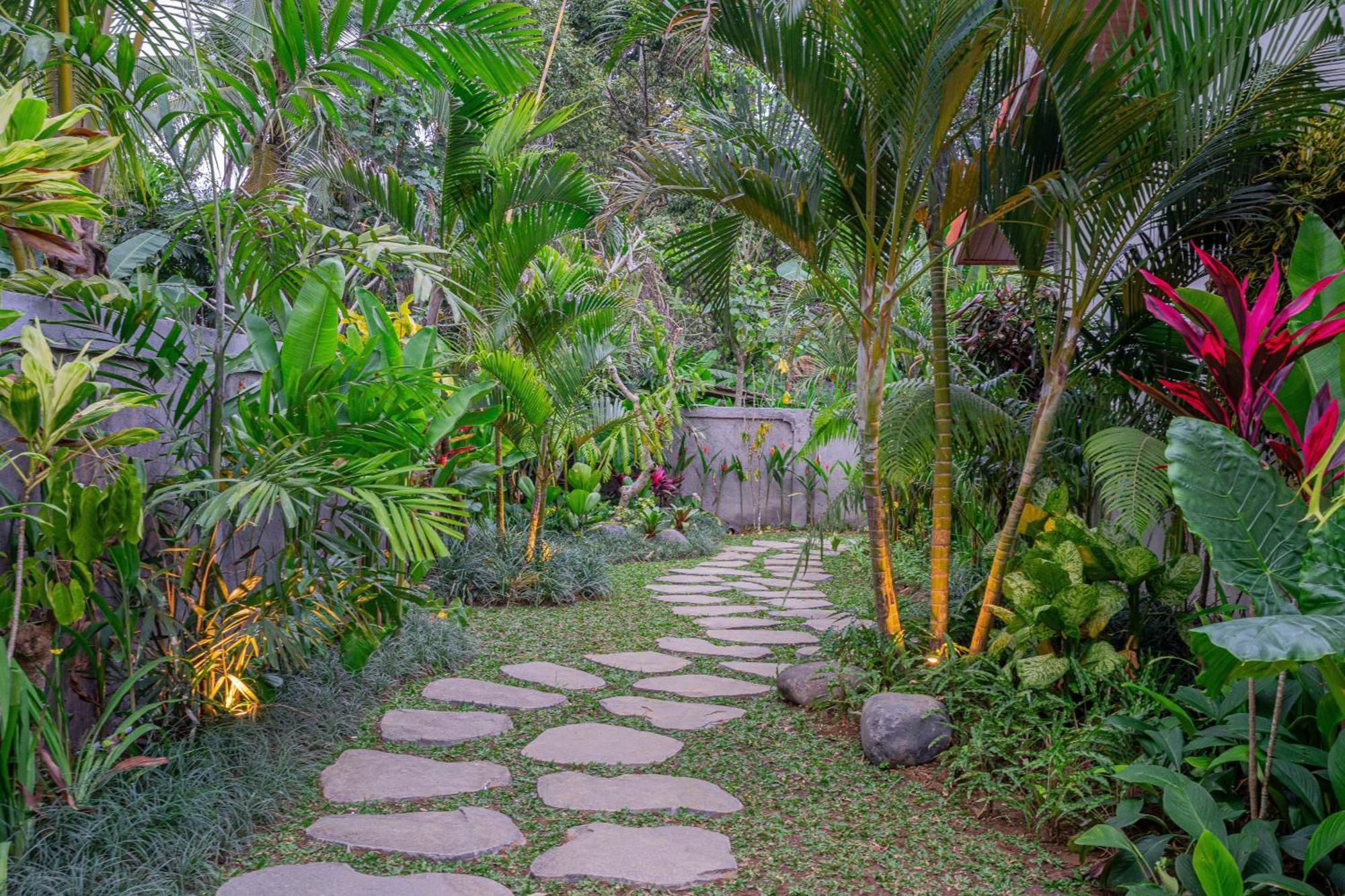 Hotel Puri Kurnia Ayu Ubud Exterior foto