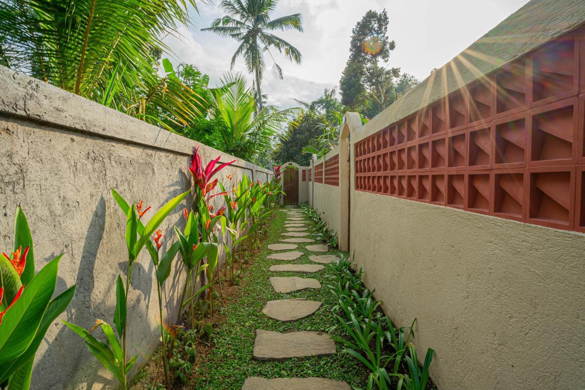 Hotel Puri Kurnia Ayu Ubud Exterior foto