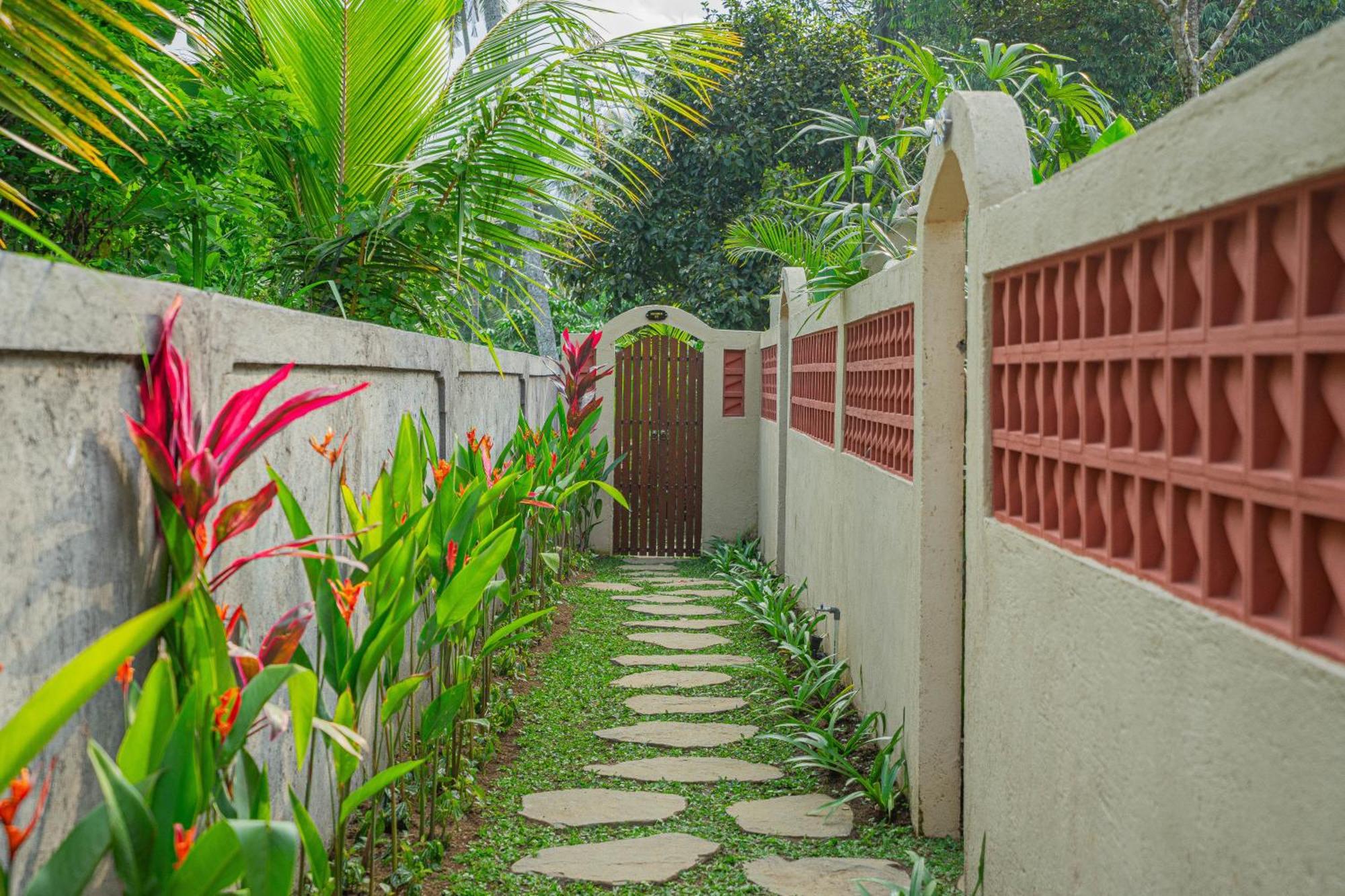 Hotel Puri Kurnia Ayu Ubud Exterior foto